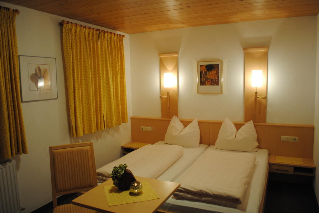 Haus Untergand Apartment Sankt Anton am Arlberg Room photo